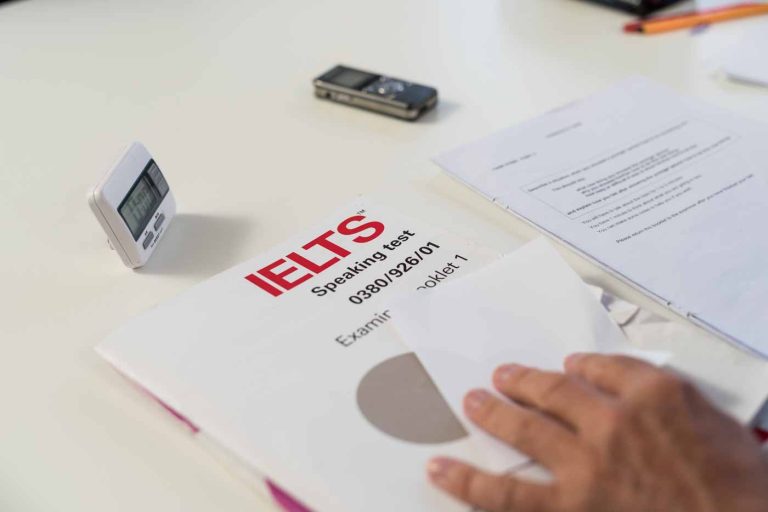 Read more about the article <strong>Learn about receiving your IELTS results and how to access your IELTS scores</strong>